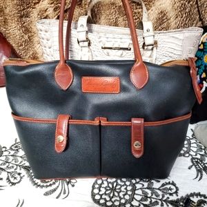 Dooney and bourke leather purse